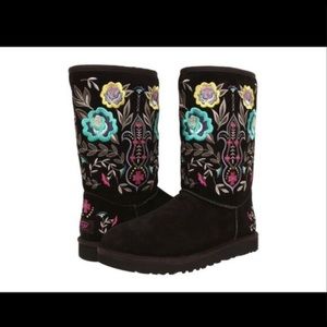 NEW UGG Size 7 Juliette Embroidered Boots Black